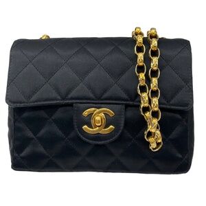 CHANEL VINTAGE BLACK / GOLD CC LOGO QUILTED SATIN CHAIN STRAP SHOULDER BAG